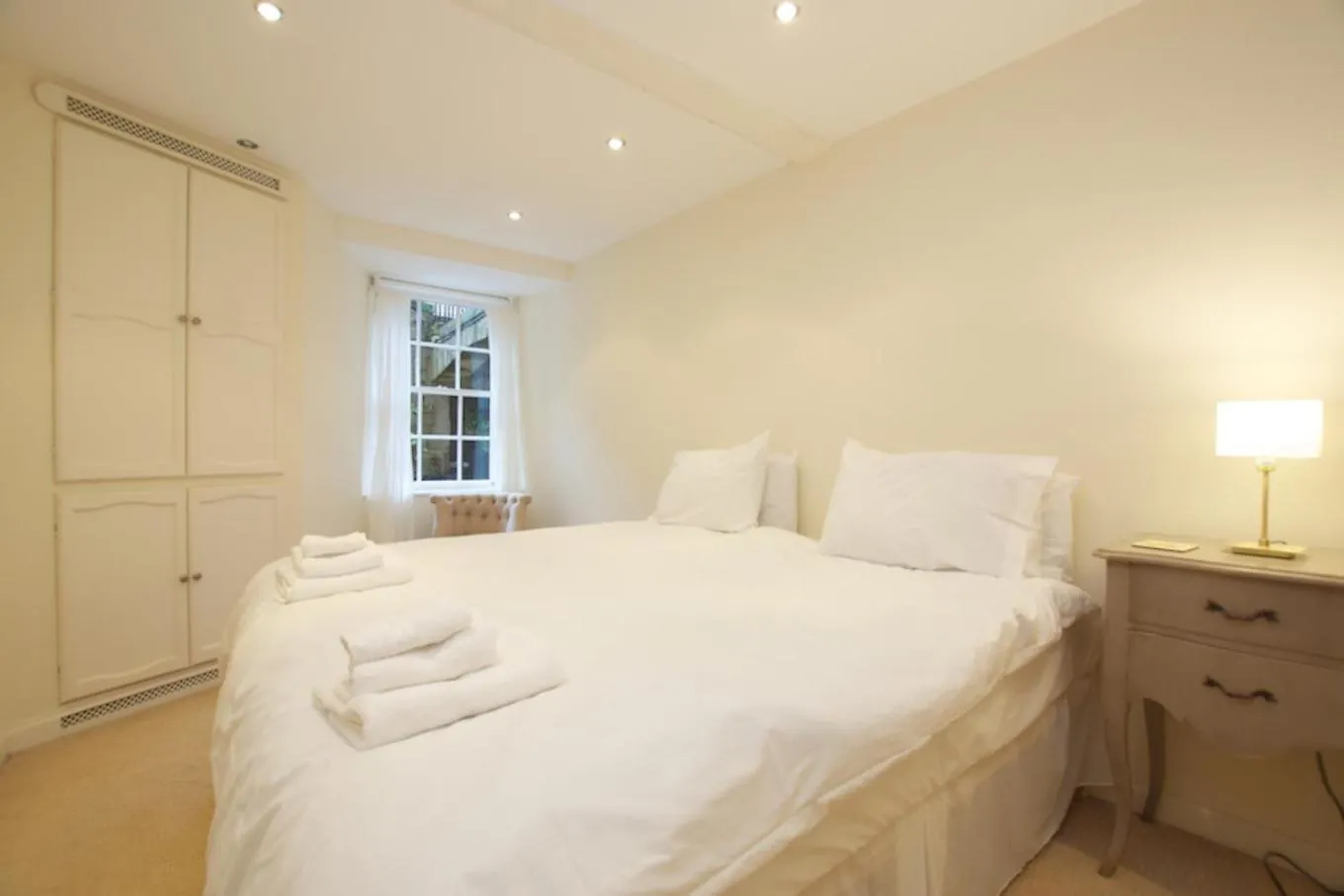 Edlets Collection - The Dundonald Apartment Edinburgh